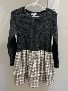 Splendid Girls Long Sleeved Ribbed Sweater Dress with Tiered Ruffle Skirt Size 5